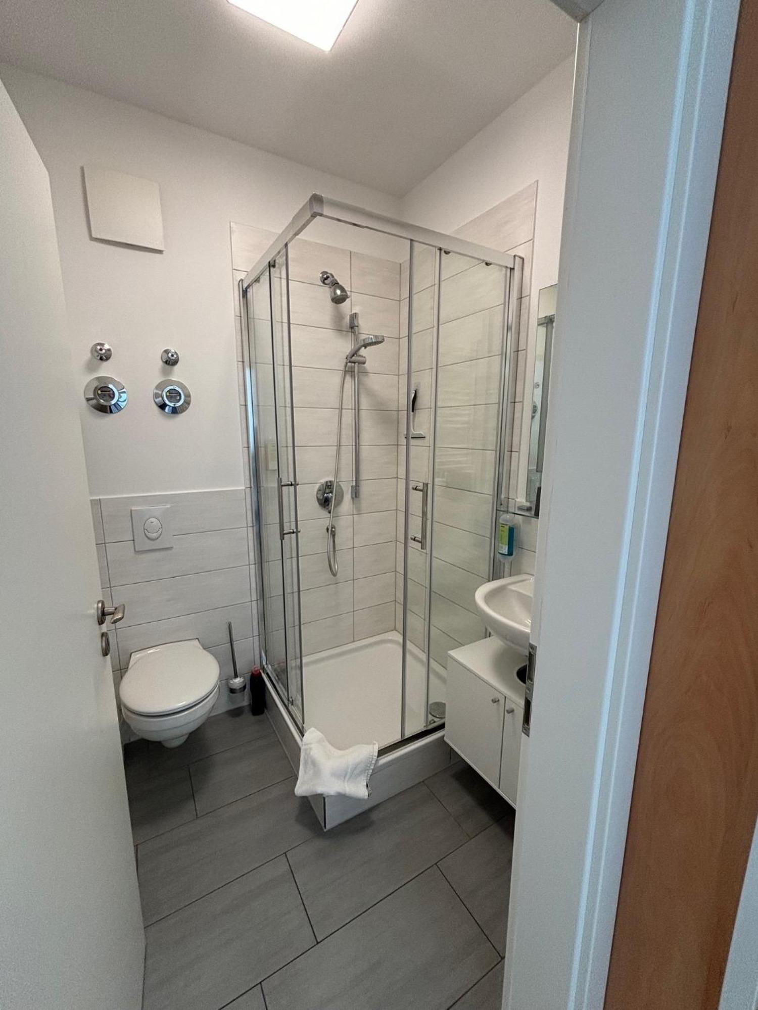 Einraumapartment Im Erdgeschoss Mit Seeblick Rheinsberg Exterior foto