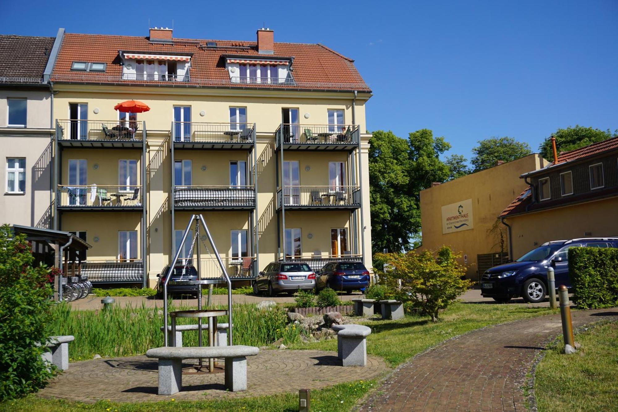 Einraumapartment Im Erdgeschoss Mit Seeblick Rheinsberg Exterior foto